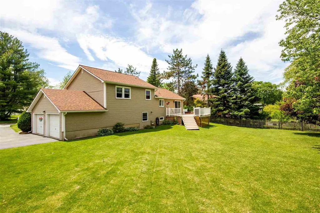 223 Stokes Lane Shelburne VT 05482