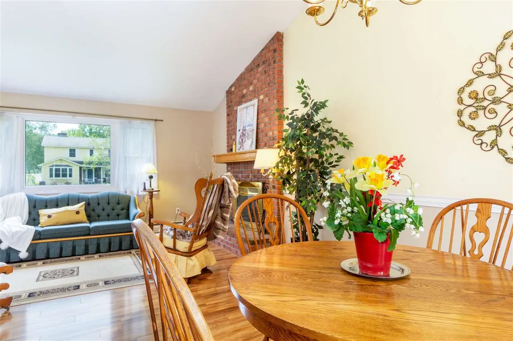 223 Stokes Lane Shelburne VT 05482