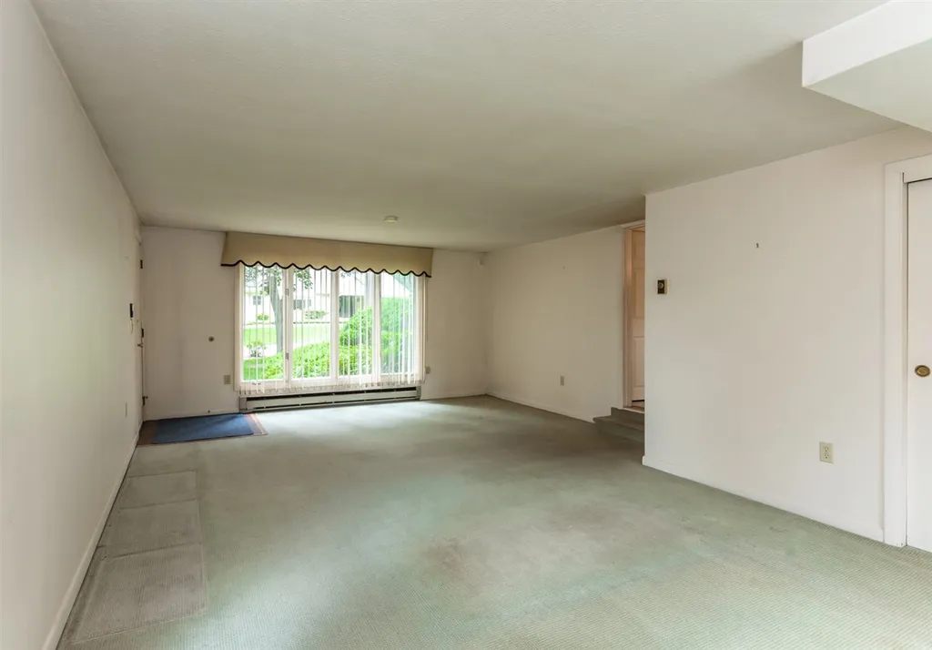 43 Farmington Road Nashua NH 03060