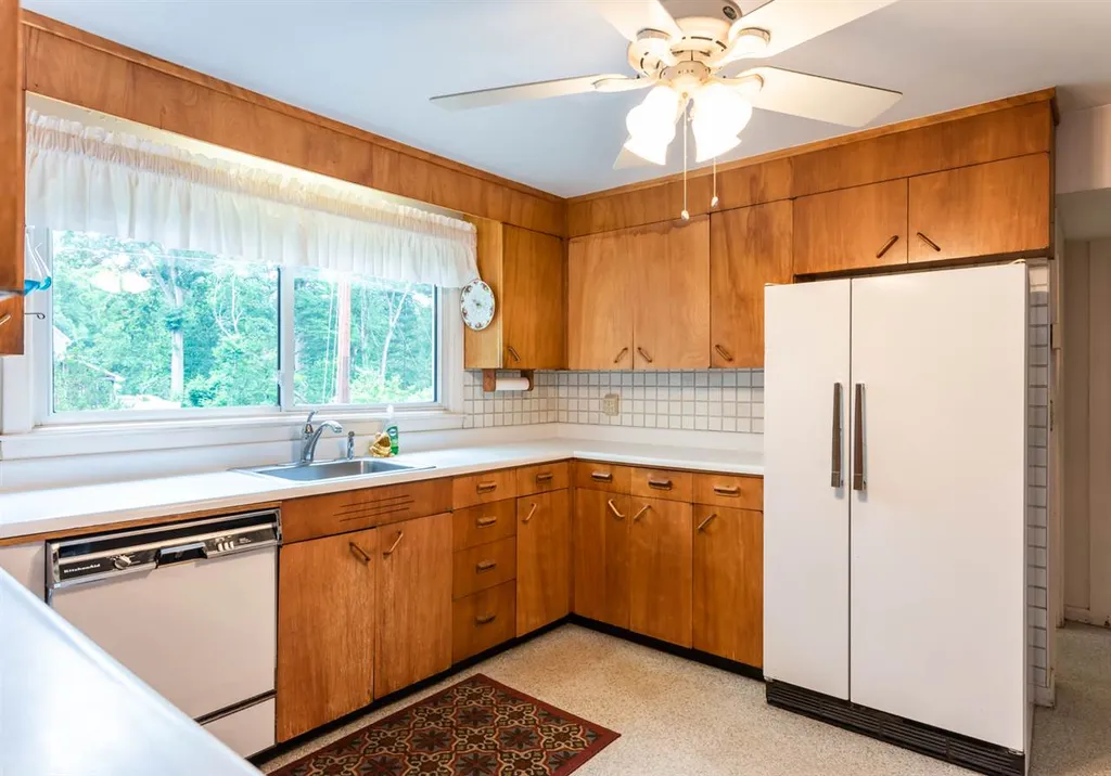 43 Farmington Road Nashua NH 03060