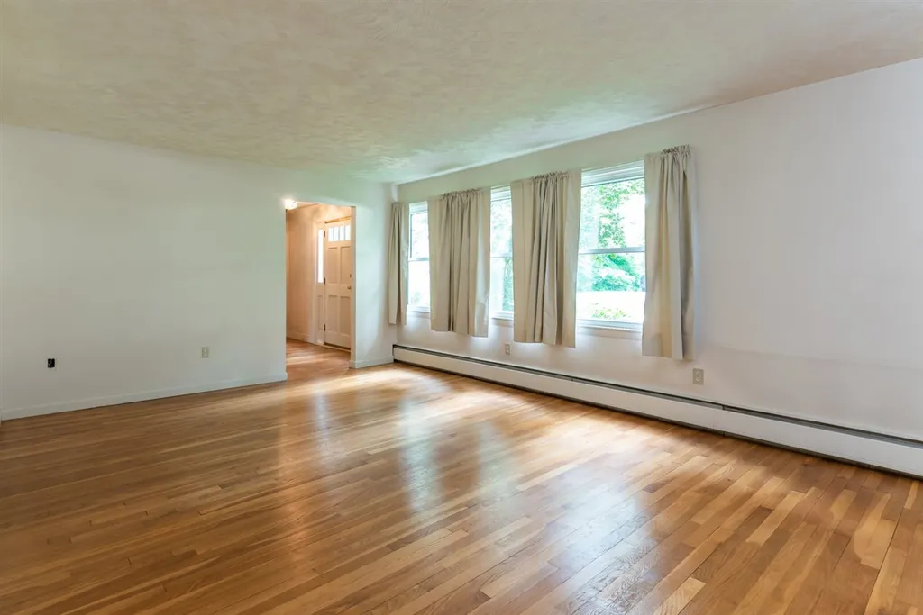 43 Farmington Road Nashua NH 03060