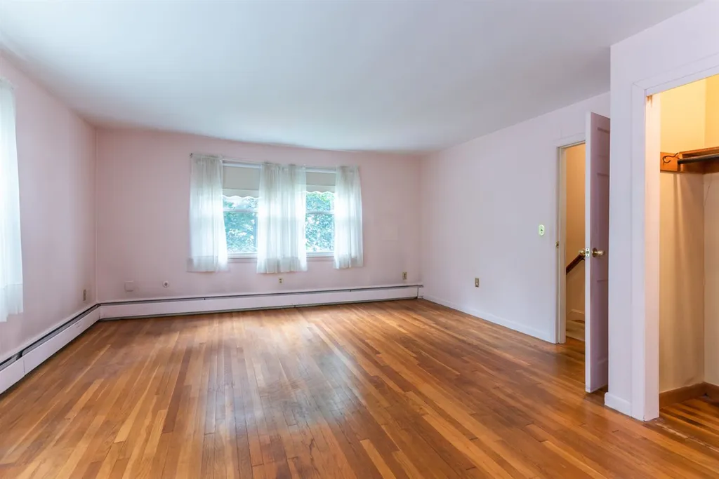 43 Farmington Road Nashua NH 03060