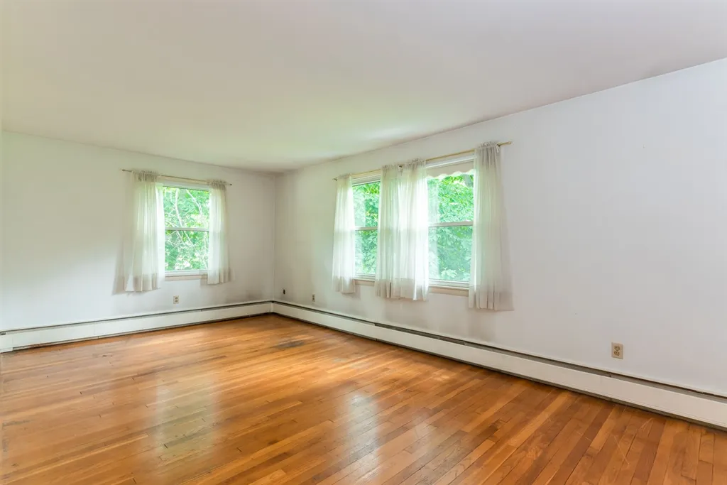 43 Farmington Road Nashua NH 03060
