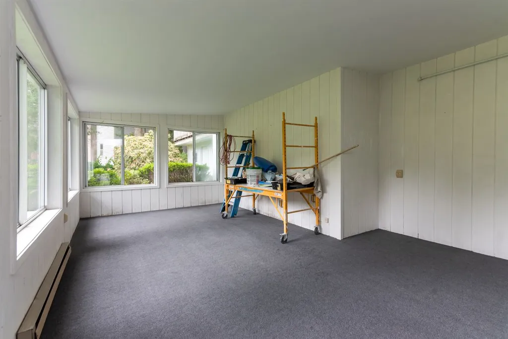 43 Farmington Road Nashua NH 03060