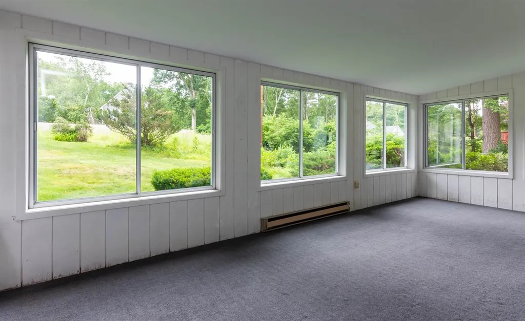 43 Farmington Road Nashua NH 03060