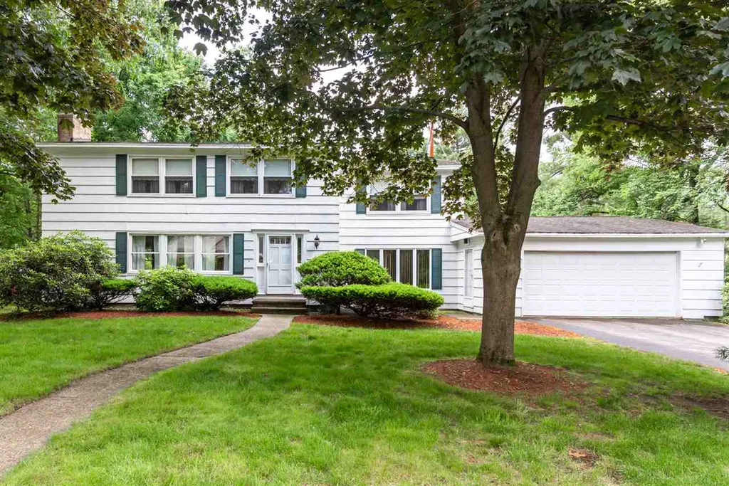 43 Farmington Road Nashua NH 03060