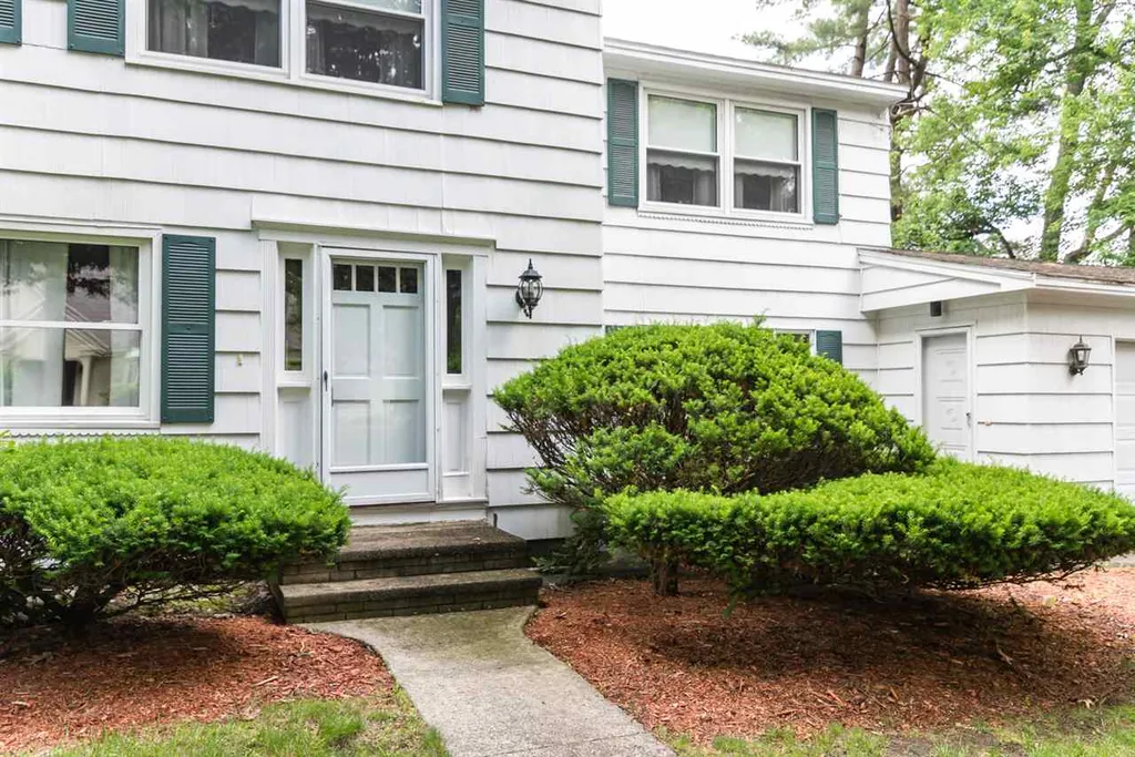 43 Farmington Road Nashua NH 03060