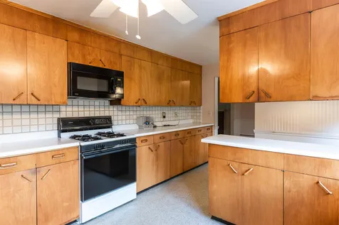 43 Farmington Road Nashua NH 03060