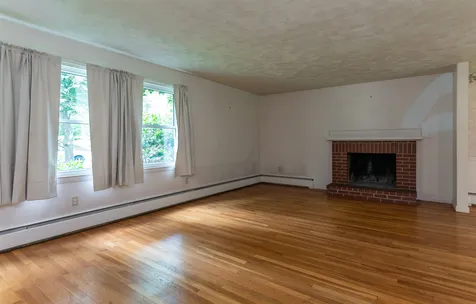 43 Farmington Road Nashua NH 03060