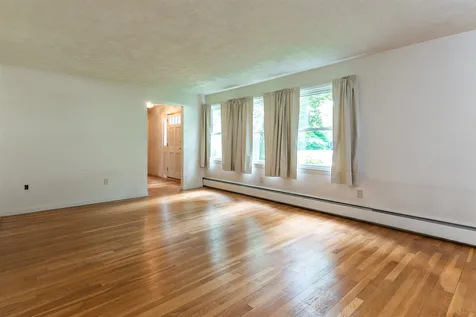 43 Farmington Road Nashua NH 03060