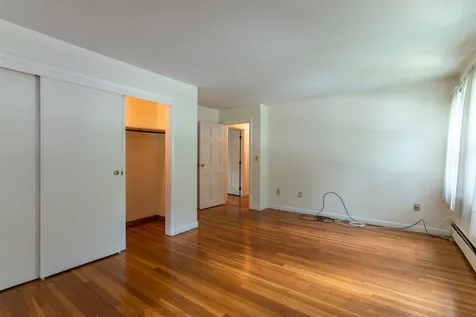 43 Farmington Road Nashua NH 03060