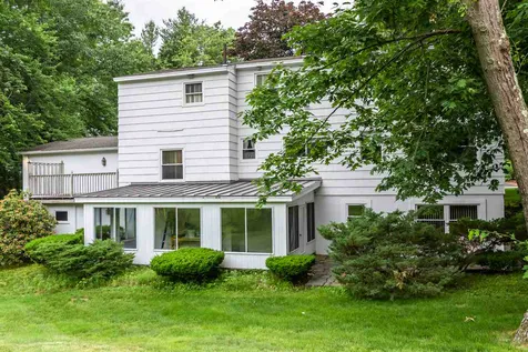 43 Farmington Road Nashua NH 03060
