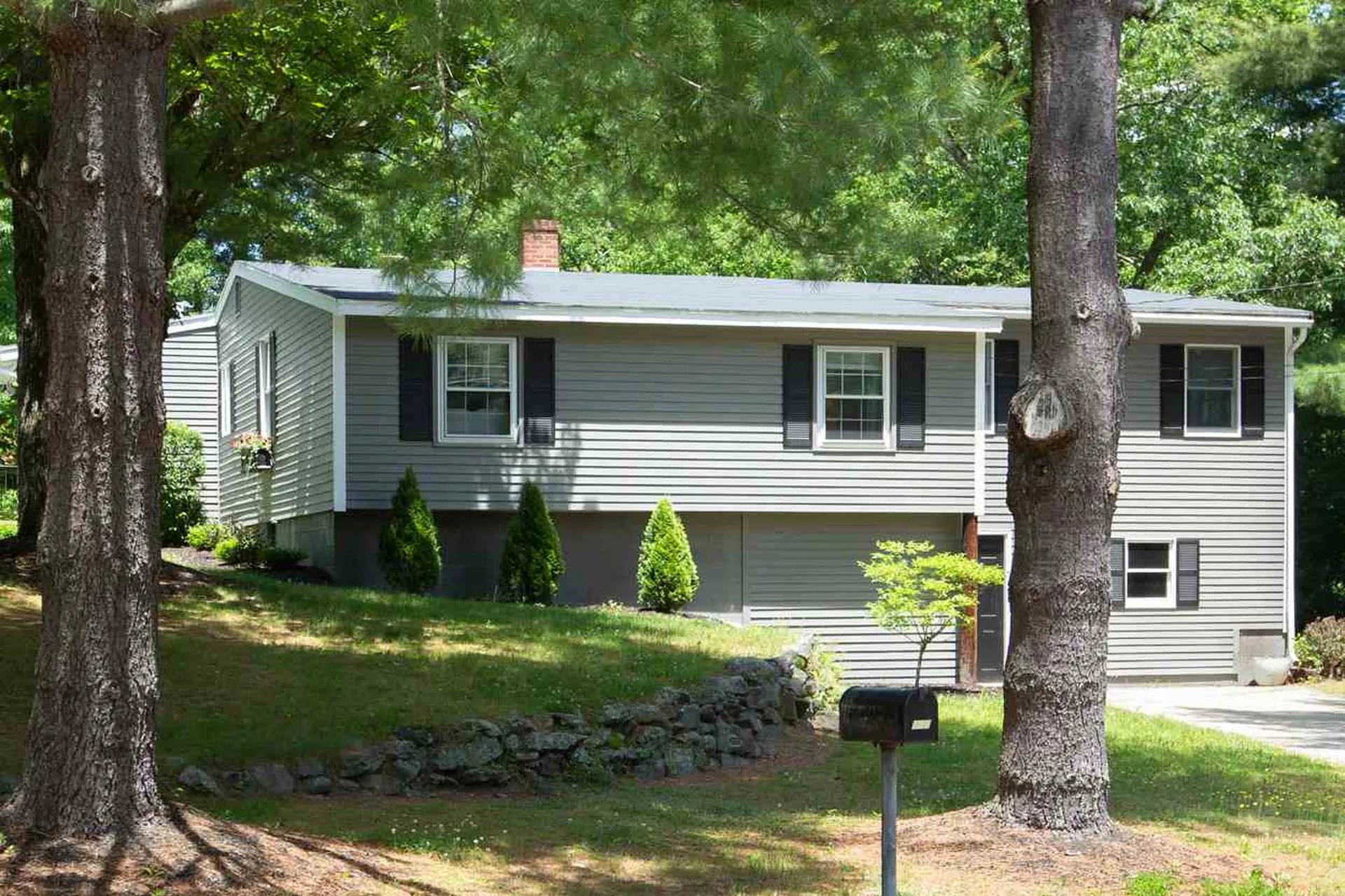 137 Phillip Street Manchester NH 03102