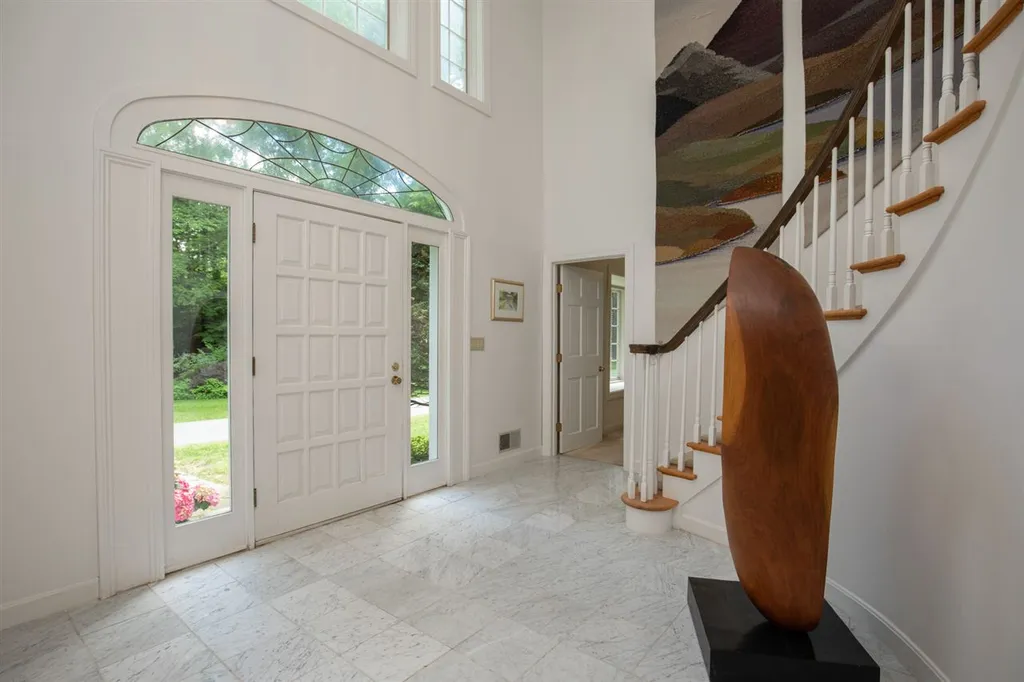 9 Evergreen Way Stratham NH 03885
