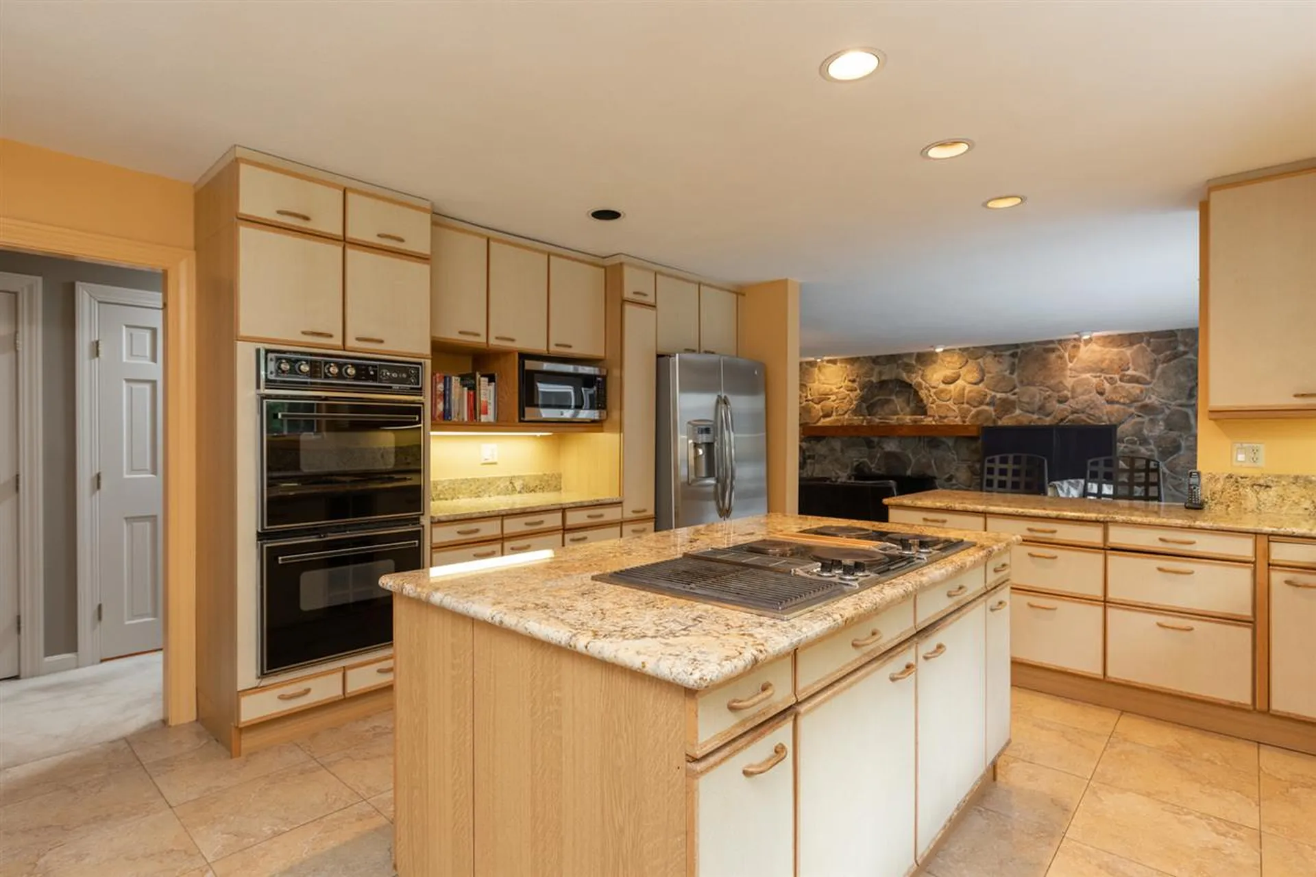9 Evergreen Way Stratham NH 03885