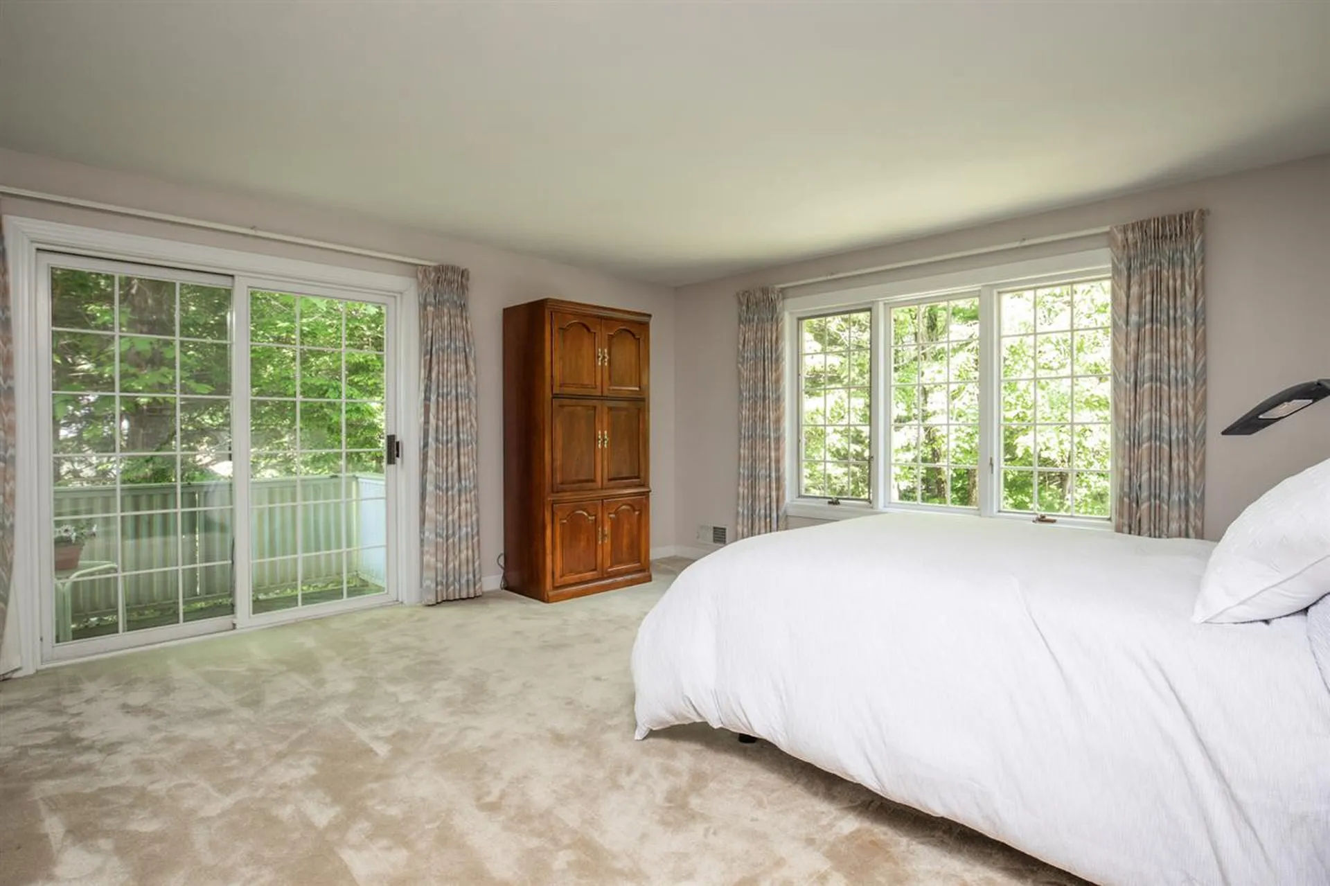 9 Evergreen Way Stratham NH 03885