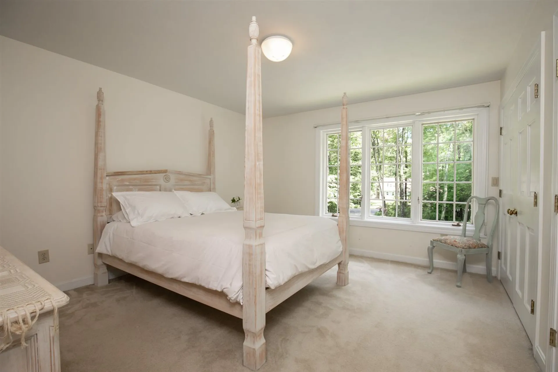 9 Evergreen Way Stratham NH 03885
