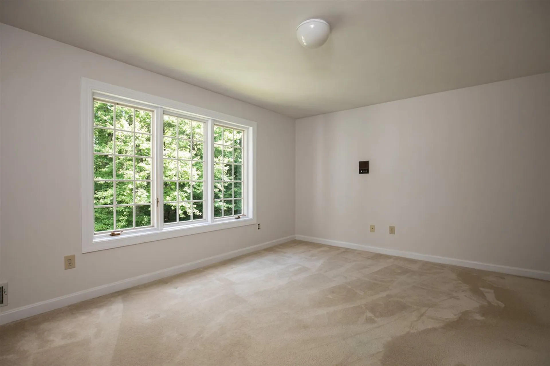 9 Evergreen Way Stratham NH 03885