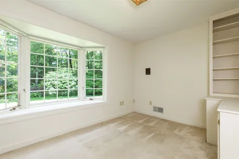 9 Evergreen Way Stratham NH 03885