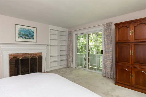 9 Evergreen Way Stratham NH 03885