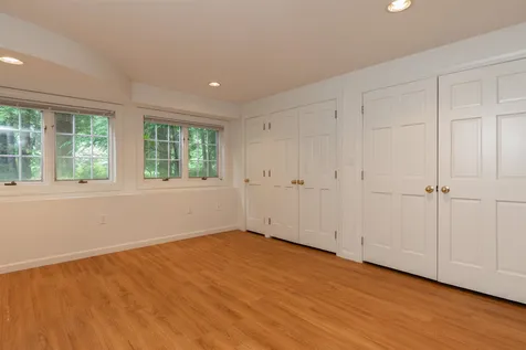 9 Evergreen Way Stratham NH 03885