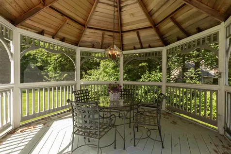 9 Evergreen Way Stratham NH 03885