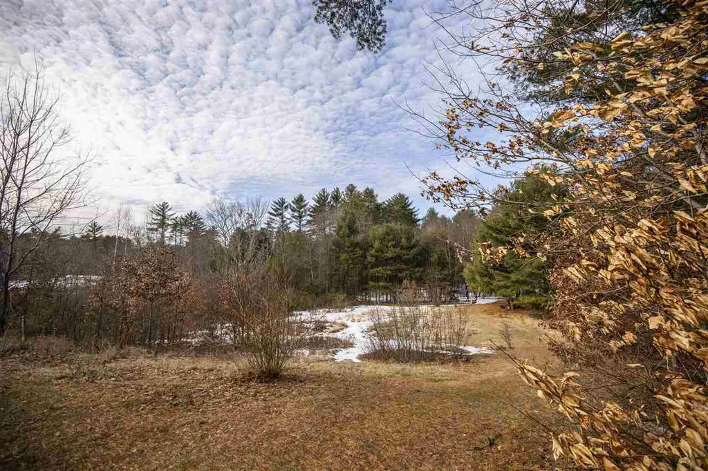 127 Chester Road Raymond NH 03077