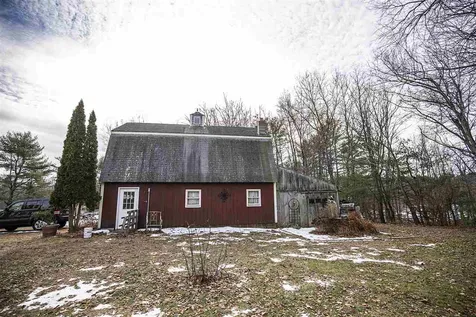127 Chester Road Raymond NH 03077