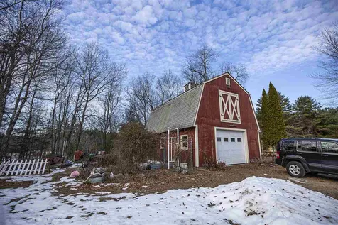 127 Chester Road Raymond NH 03077