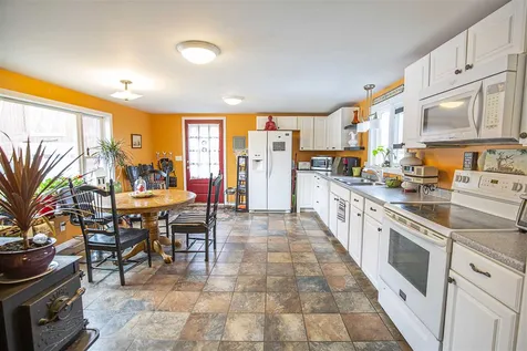 127 Chester Road Raymond NH 03077