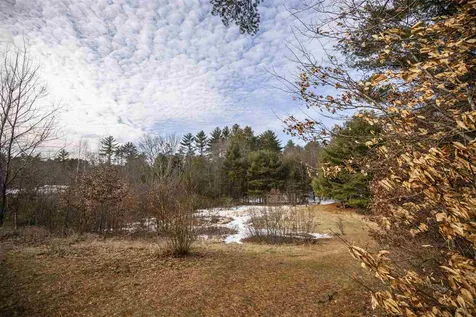 127 Chester Road Raymond NH 03077