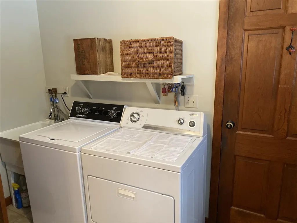 27 Scott Winn Road Peterborough NH 03458