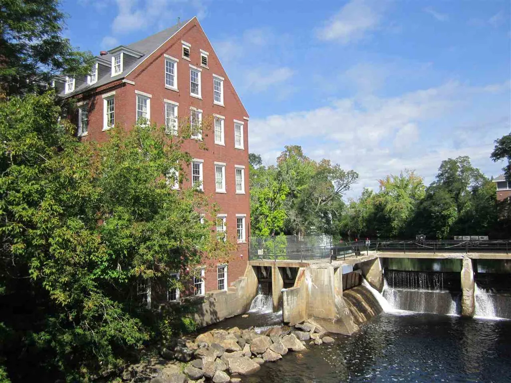 18-20 Meadow Street Laconia NH 03246