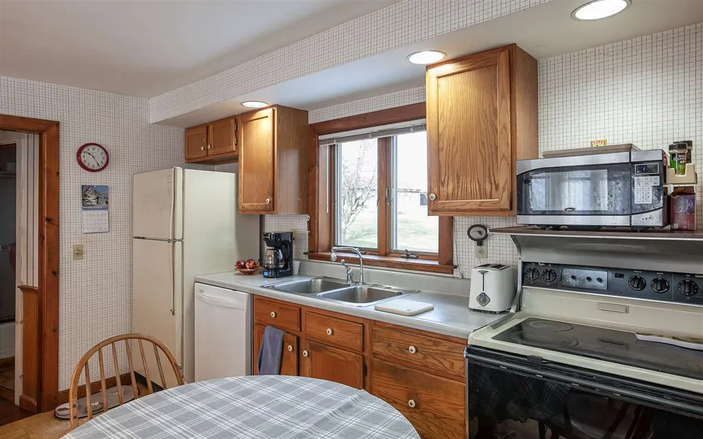 2 Pleasant Street Walpole NH 03608
