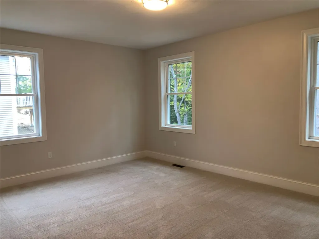 6 Russell Lane Raymond NH 03077
