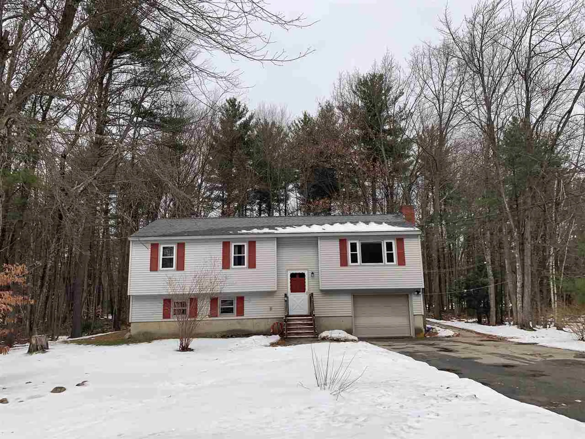 9 Higgins Avenue Sandown NH 03873