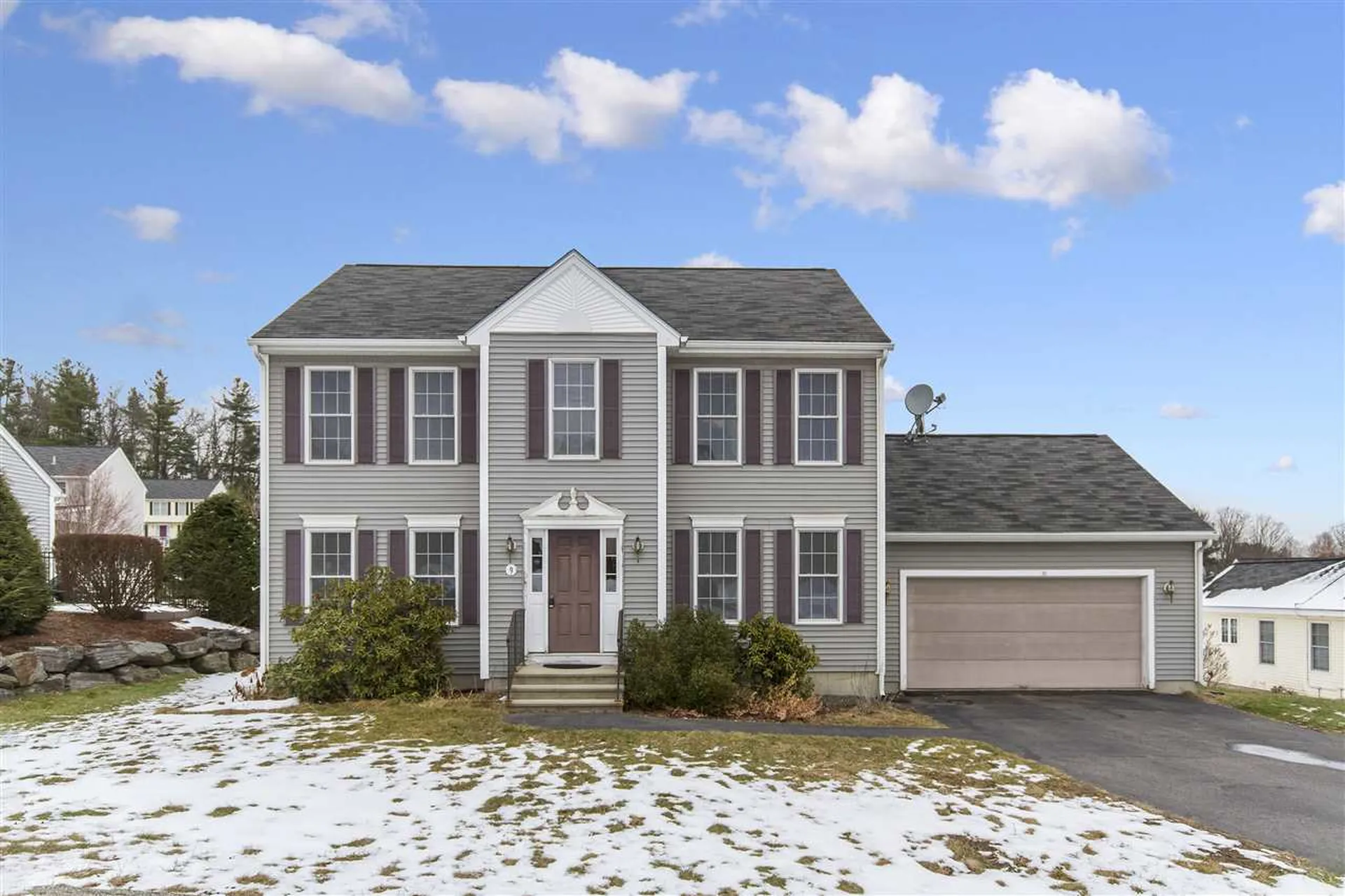 9 Normandy Way Nashua NH 03063