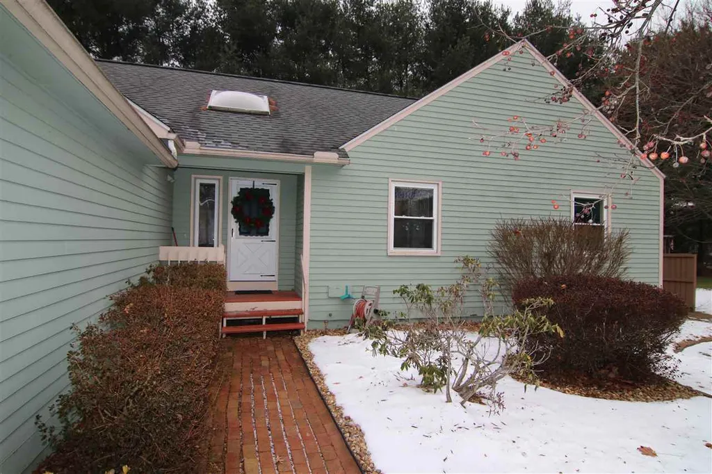 39 Evans Circle Keene NH 03431