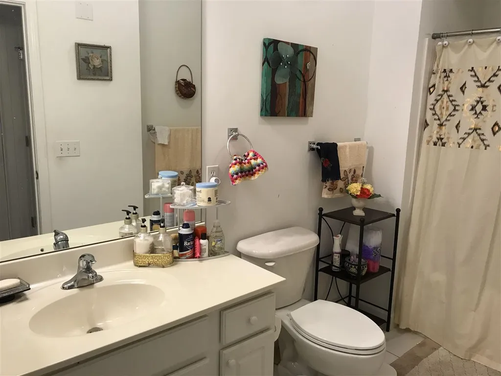 33 Naomis Way Colchester VT 05446