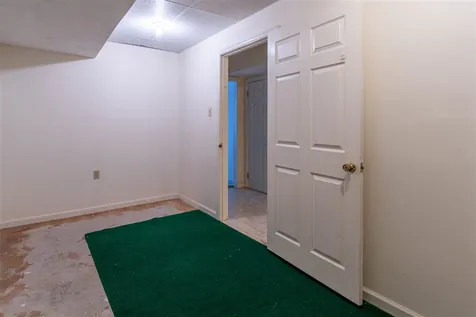 164 Bartemus Trail Nashua NH 03063