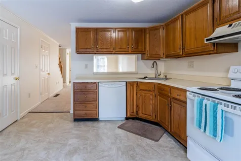 164 Bartemus Trail Nashua NH 03063