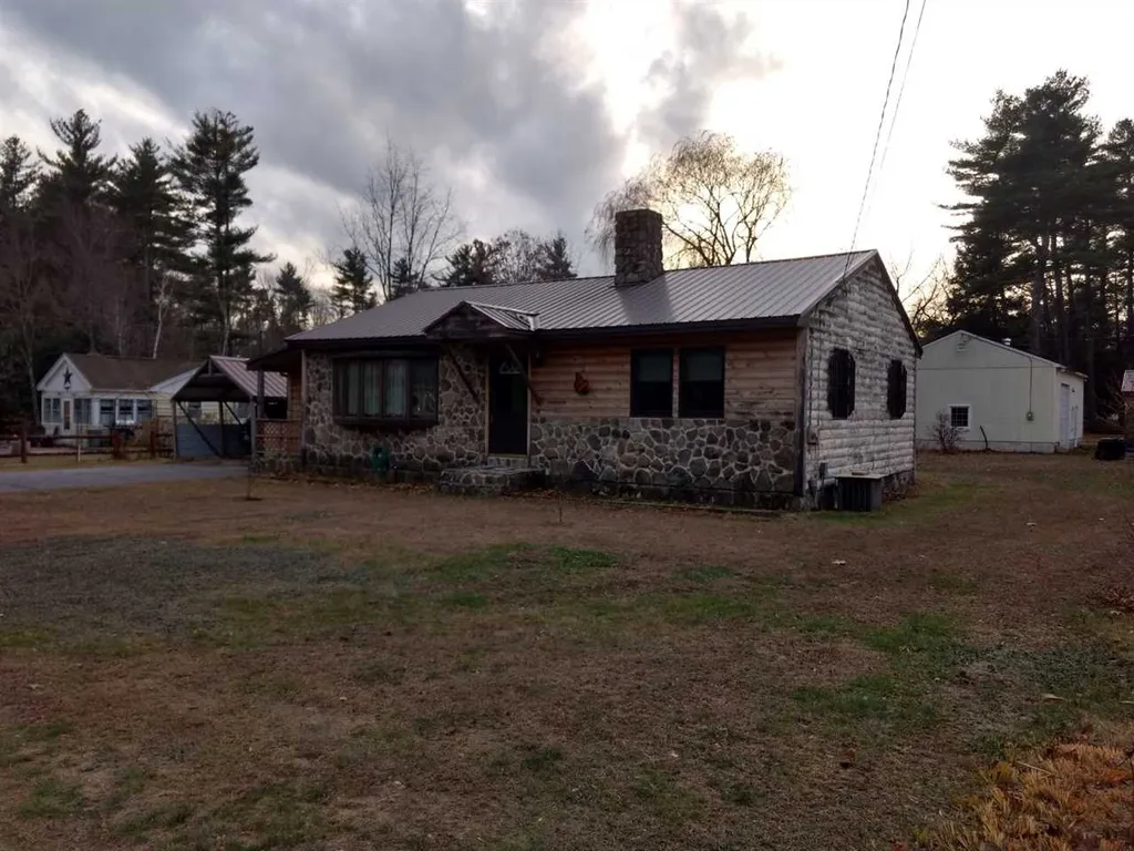 4 Kadra Street Brentwood NH 03833