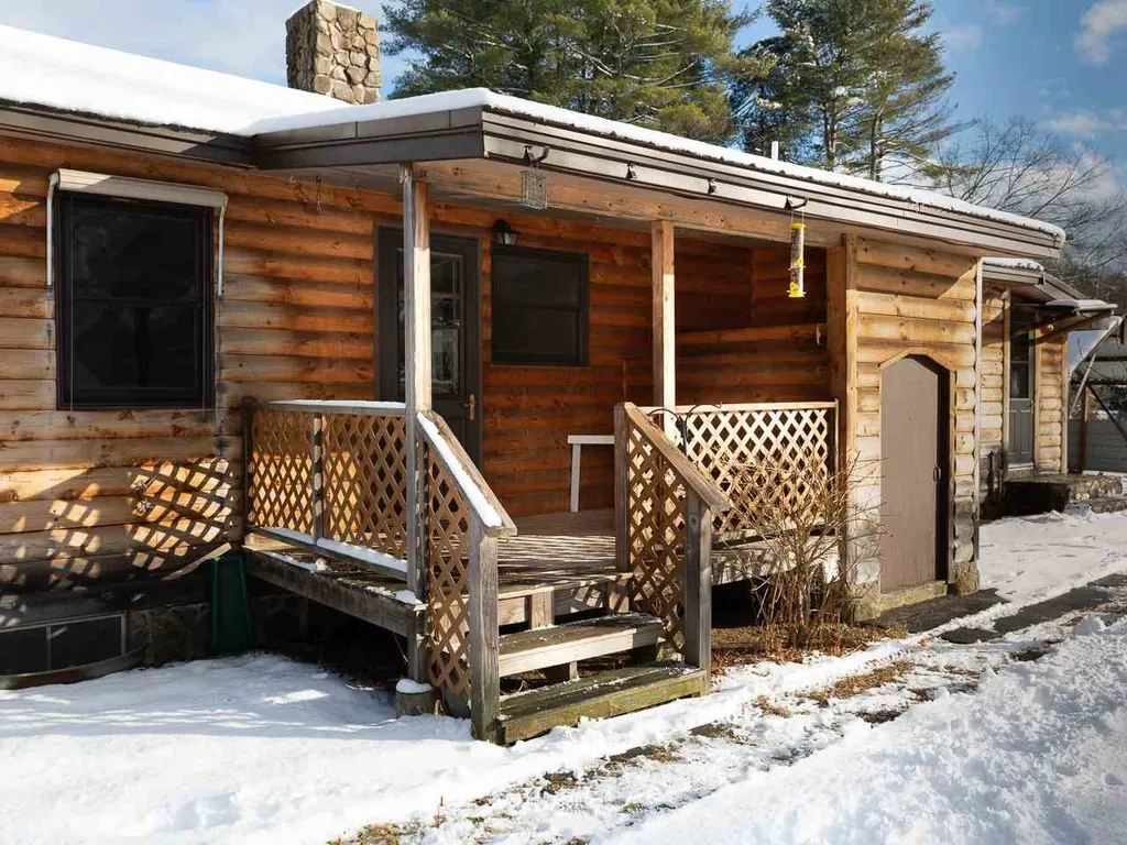 4 Kadra Street Brentwood NH 03833