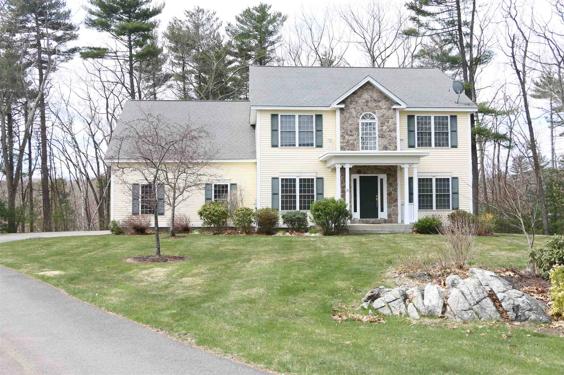 25 Edinburgh Road Windham NH 03087