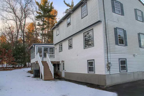 17 King George Drive Londonderry NH 03053