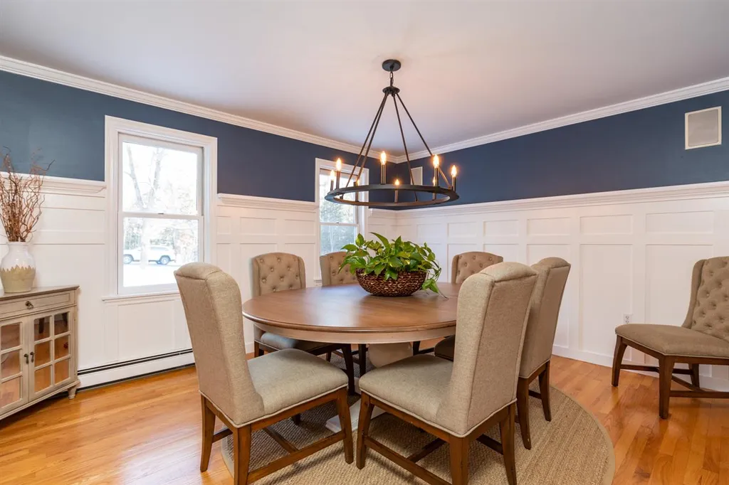 30 Goss Road North Hampton NH 03862