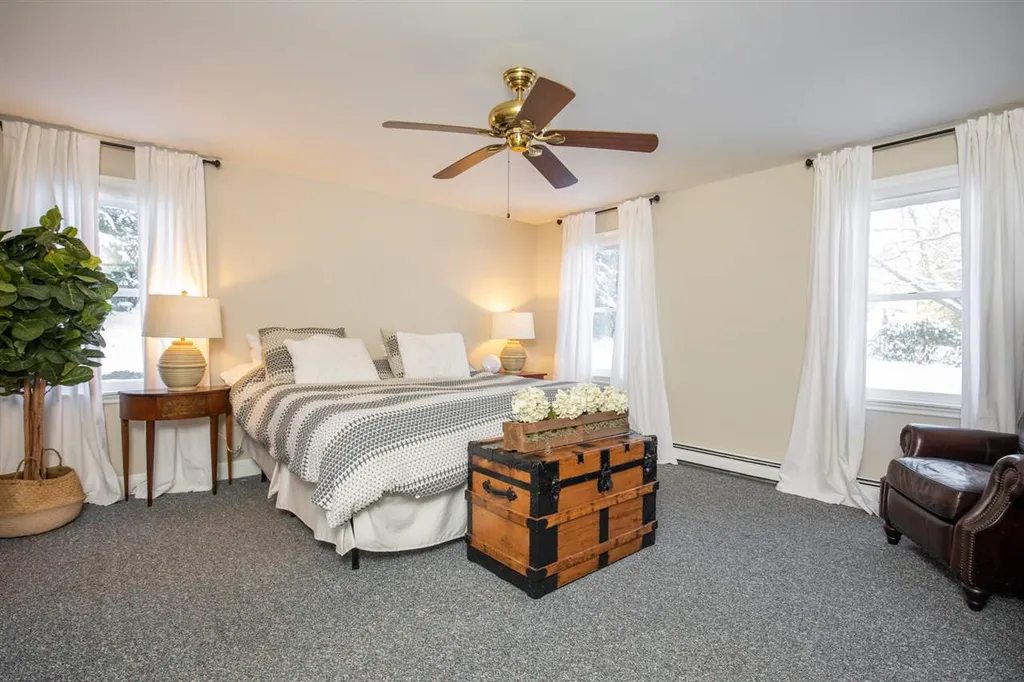 30 Goss Road North Hampton NH 03862