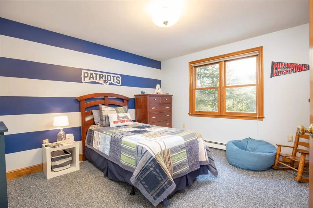 30 Goss Road North Hampton NH 03862