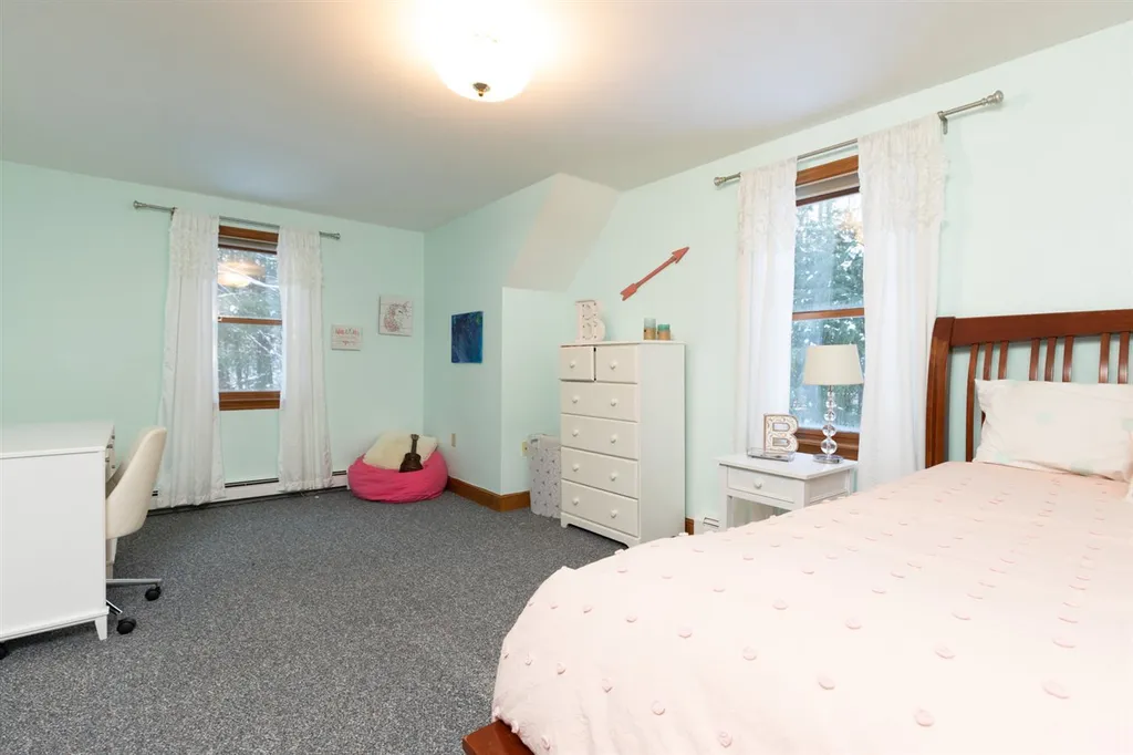 30 Goss Road North Hampton NH 03862