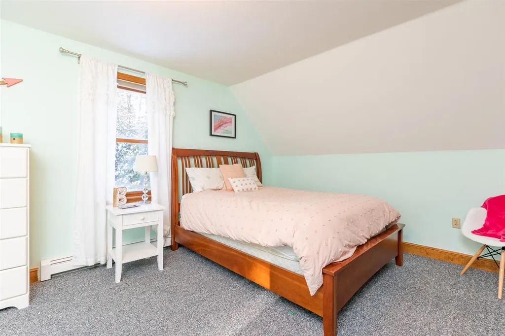 30 Goss Road North Hampton NH 03862